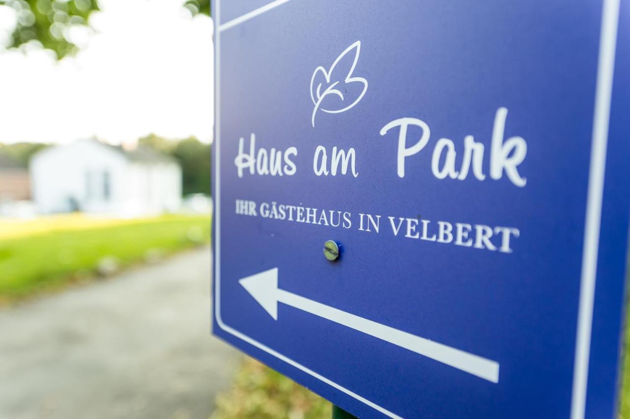 Haus Am Park - Ihr Gaestehaus In Velbert Exterior photo